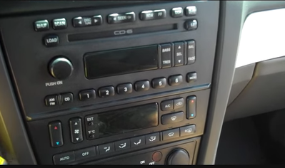 2005 Ford Thunderbird climate control knob