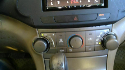 2010 Highlander climate control display disappearing