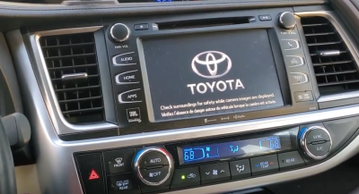 Toyota Highlander 2014 touch screen dont respond